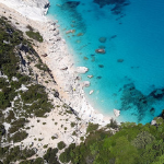 Strandkust Sardinië fly en drive vakantie